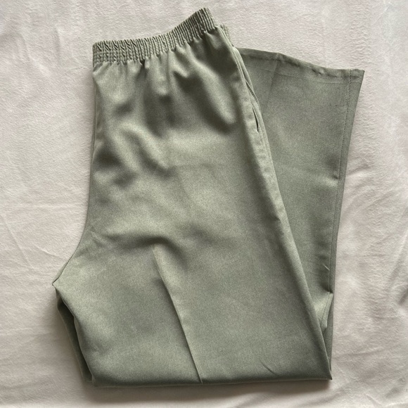 VINTAGE Sage Green Trousers -Size 10P - Picture 2 of 10